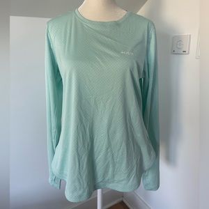 Columbia PFG sweat activated cooling top size M